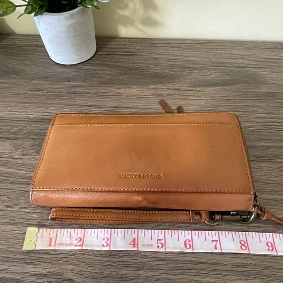 Lucky Brand leather wallet - Picture 4 of 7